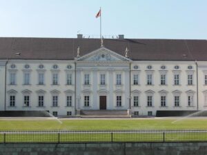 A Powerful Alliance Built by Dedicated Europeans