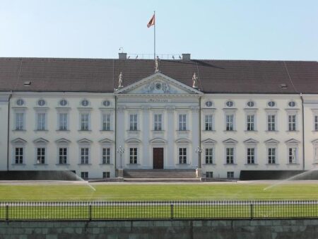 A Powerful Alliance Built by Dedicated Europeans A Powerful Alliance Built by Dedicated Europeans