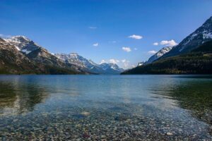 Explore the Stunning Wonders of Waterton Lakes National Park