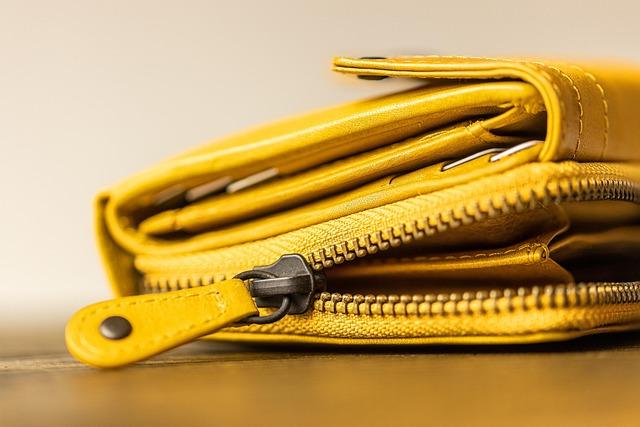 Rupee Slide Exposes Critical Flaws in India’s Currency Defense Strategy Rupee Slide Exposes Critical Flaws in India’s Currency Defense Strategy