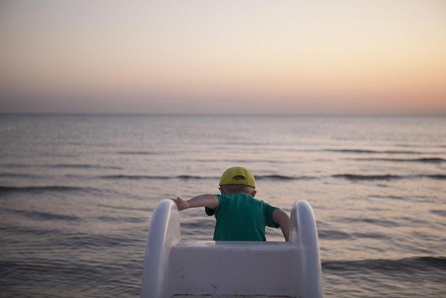 The Surprising Differences Between Adulthood in the United States and the United Kingdom