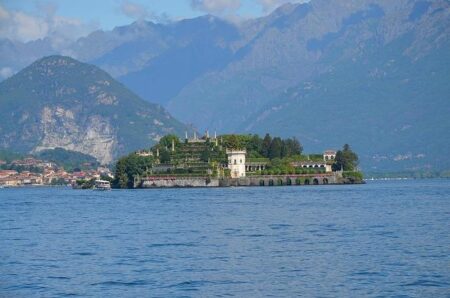 Uncover the Enchanting Beauty of Lake Stresa: Europe’s Hidden Gem on the Italian Riviera Uncover the Enchanting Beauty of Lake Stresa: Europe’s Hidden Gem on the Italian Riviera