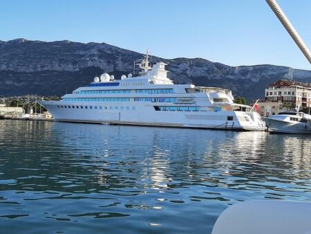 Wagner Moura and Kleber Mendonça Filho Reveal the Exciting World of Brazil’s ‘The Secret Agent