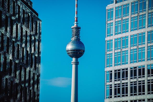 Alex de Minaur Moves Forward as Felix Auger-Aliassime Withdraws in Australia