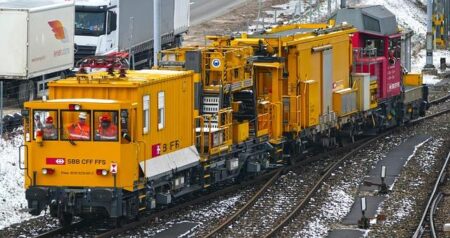 Government Proposes Lowering Minimum Age for Train Drivers to 18 in Great Britain