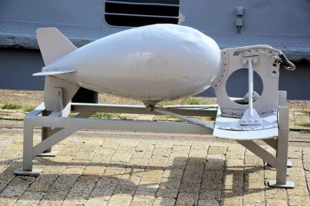 Top Russian Fighter Jet Gains Deadly Edge with Extended-Range Missiles, Analyst Warns