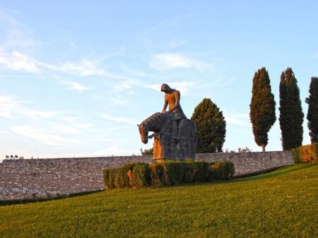 Ancient Bones of St. Francis of Assisi Revealed to the Public in Italy Ancient Bones of St. Francis of Assisi Revealed to the Public in Italy