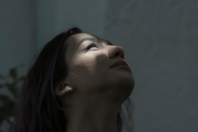 From Iranian Asylees in Australia to Meteorites in Germany and Pardons in Spain: Stories That Matter