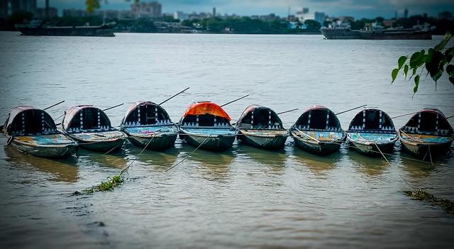 Tensions Flare as Clashes Erupt in Kolkata Ahead of Modi Rally