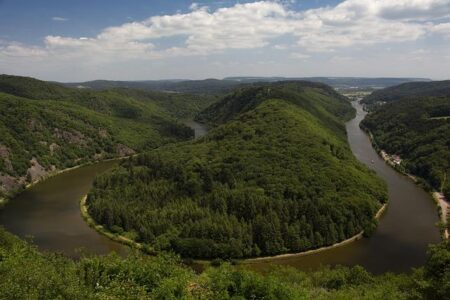 Sa’ar Slams German Envoy’s Criticism of Settler Violence Amid Rising Israeli War Casualties