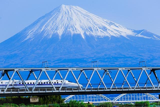 Japan’s Trains Now Receive Vital 20-Second Earthquake Warning to Save Lives