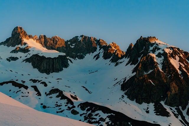 Honoring Heroes: Stunning Photos from the Vimy Ridge Day Ceremony in Vancouver