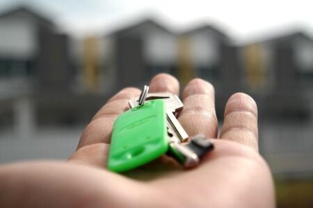 Australia’s Property Investor Borrowing Soars at Record Speed Despite Rising Interest Rates