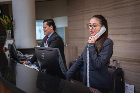 China’s Service Sector Booms: General Services PMI Rockets to 52.6, Surpassing All Expectations