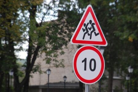 Thinktank Urges UK to Slash Speed Limits to Protect Drivers from Iran War Impact