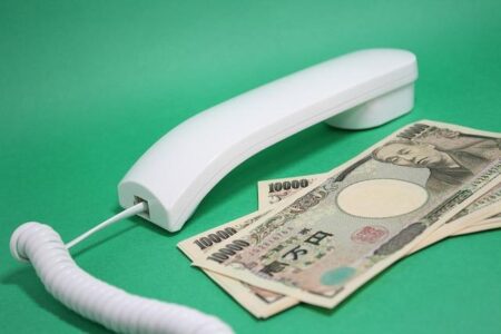 Japanese Yen Dips Amid Middle East Tensions as Japan Signals Potential Market Intervention