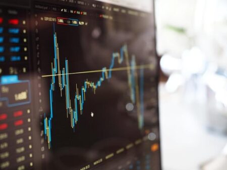 Japan Stocks Tumble as Nikkei 225 Plummets 1.34% at Closing Bell Japan Stocks Tumble as Nikkei 225 Plummets 1.34% at Closing Bell