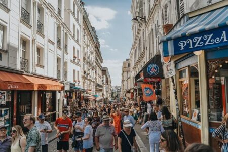 PSG and Arsenal Fans Swarm Budapest in Excitement Ahead of Epic Champions League Final PSG and Arsenal Fans Swarm Budapest in Excitement Ahead of Epic Champions League Final