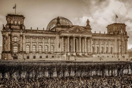 Is a Right-Wing Government in Spain Inevitable? Is a Right-Wing Government in Spain Inevitable?