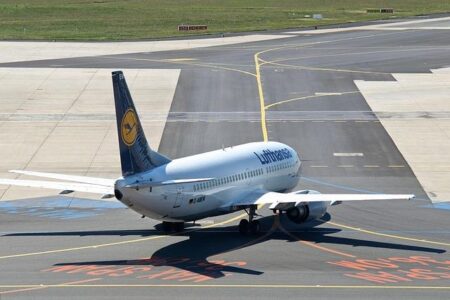 United Airlines Flight to Spain Makes Sudden U-Turn Over Mysterious Bluetooth Device Name United Airlines Flight to Spain Makes Sudden U-Turn Over Mysterious Bluetooth Device Name