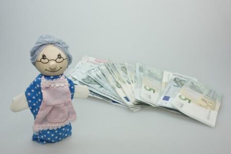Top Tips for Planning Your UK Pension While Living and Working Abroad