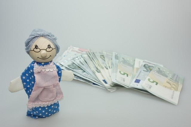 Top Tips for Planning Your UK Pension While Living and Working Abroad Top Tips for Planning Your UK Pension While Living and Working Abroad