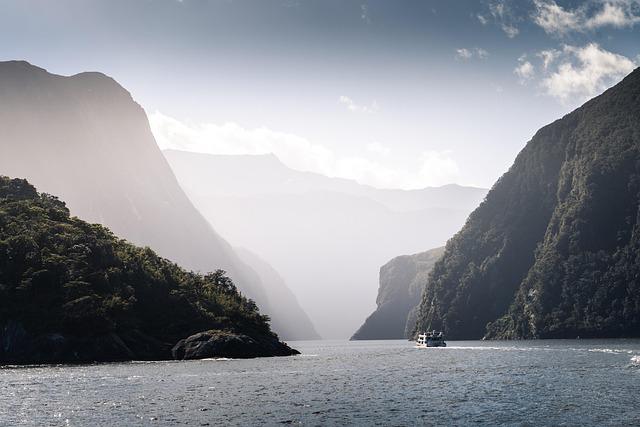 Italian Commuters Find Unexpected Serenity Aboard Leonardo da Vinci’s Ingenious Cable-Guided Ferry Italian Commuters Find Unexpected Serenity Aboard Leonardo da Vinci’s Ingenious Cable-Guided Ferry