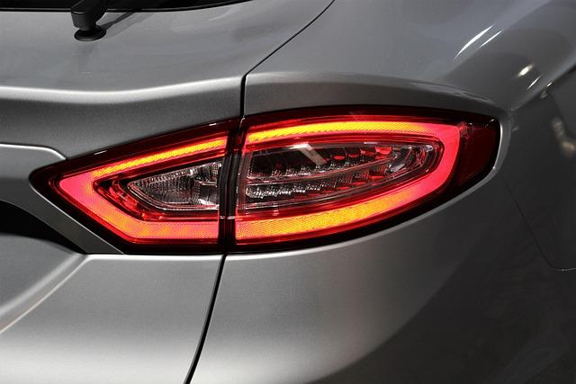 Ford’s New Mondeo Hybrid in China Boasts a Jaw-Dropping 27-Inch Screen You Have to See Ford’s New Mondeo Hybrid in China Boasts a Jaw-Dropping 27-Inch Screen You Have to See