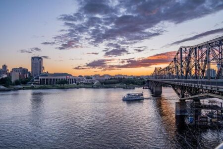 Trump Administration May Halt Plans for New Bridge to Canada